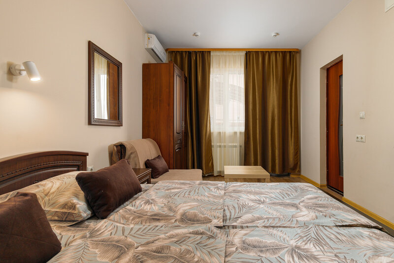 Номер 3-местный (с 2-спальной кроватью)