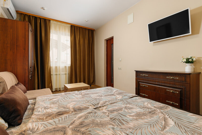 Номер 3-местный (с 2-спальной кроватью)