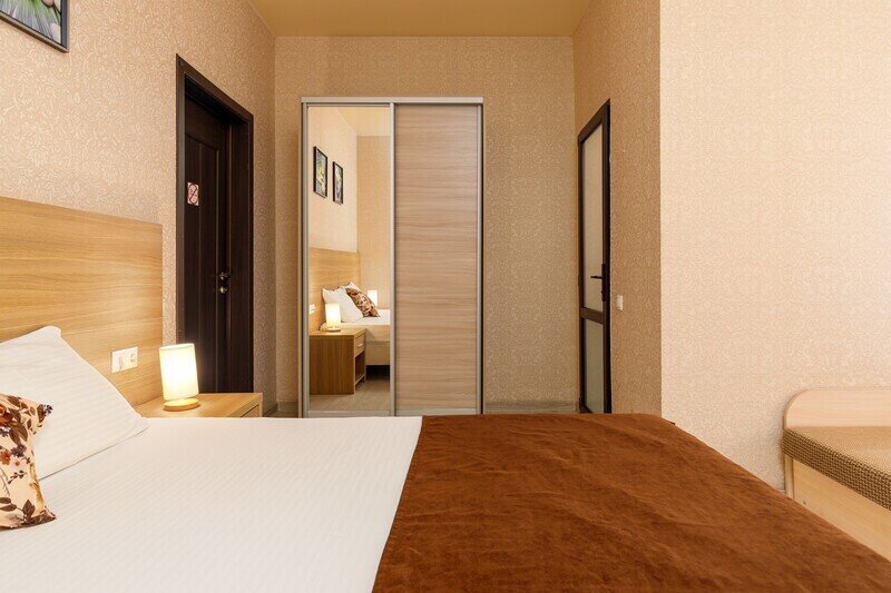 Стандартный 3-местный DBL (4 этаж, с балконом)