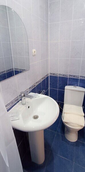 Семейный 6-местный 2-комнатный (с балконом)