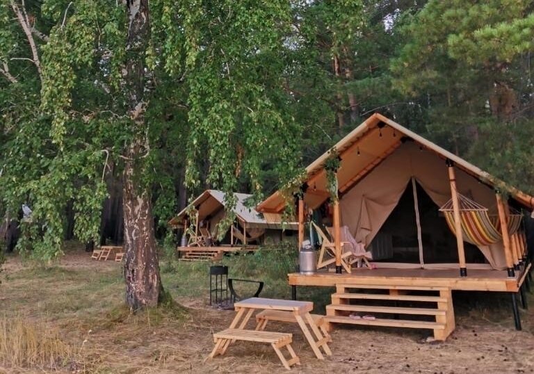 Лесной глэмпинг