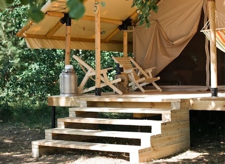 Лесной глэмпинг