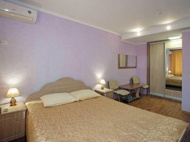 Джуниор сюит 3-местный 2-комнатный (вид на степь) корпус Морской