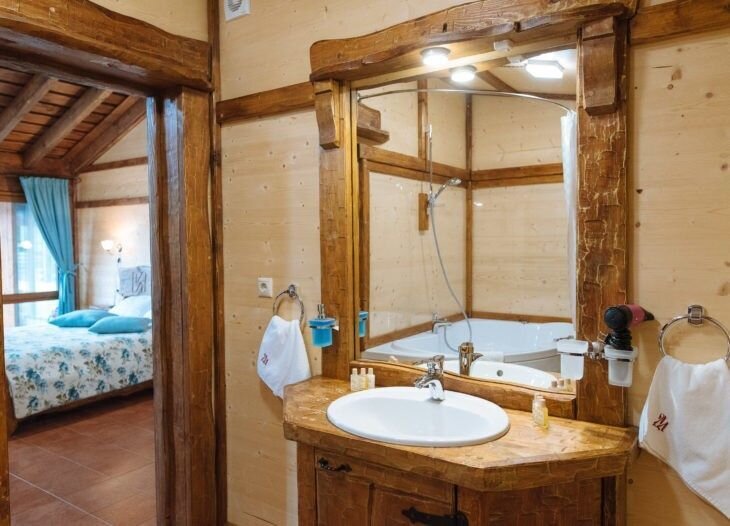 Семейный 4-местный (Люкс Изба)