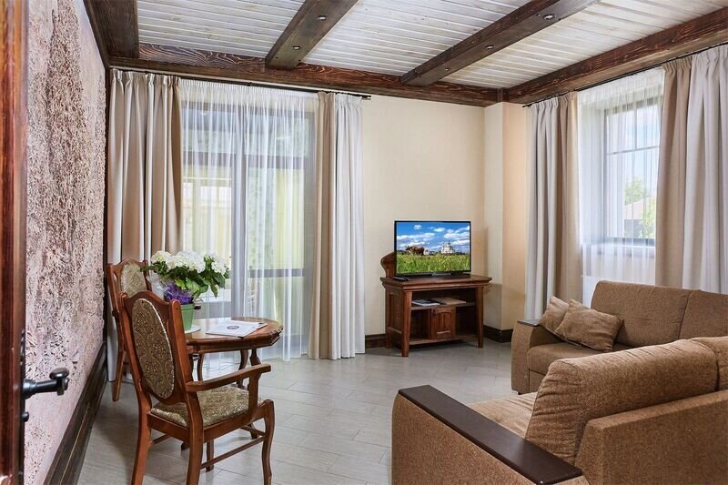 Семейный 5-местный (с террасой и отдельным входом)