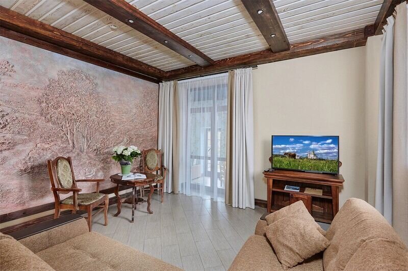 Семейный 5-местный (с террасой и отдельным входом)