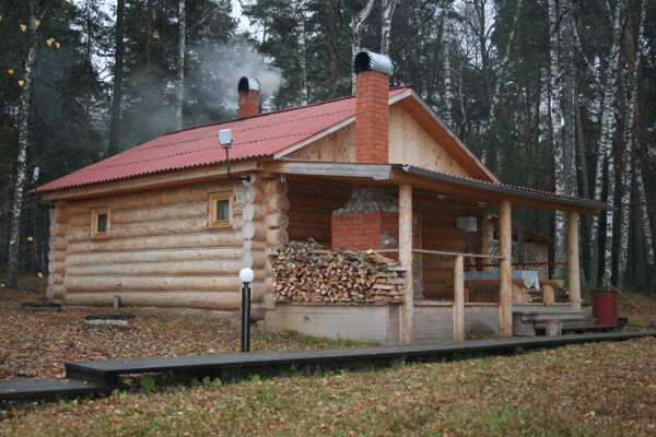 Баня осенью