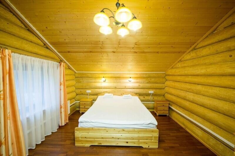 Коттедж 12-местный (Карельский дом)