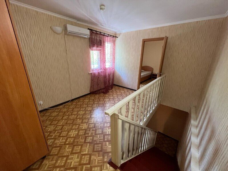 Стандартный 4-местный 3-комнатный 2-этажный домик