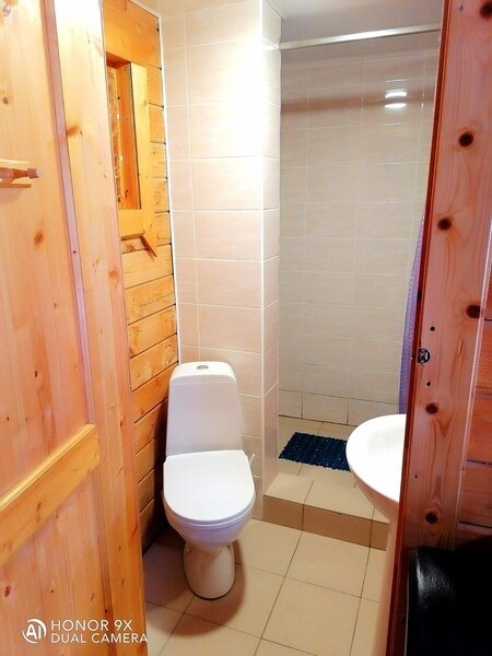 Домик 4-местный (с террасой и балконом)