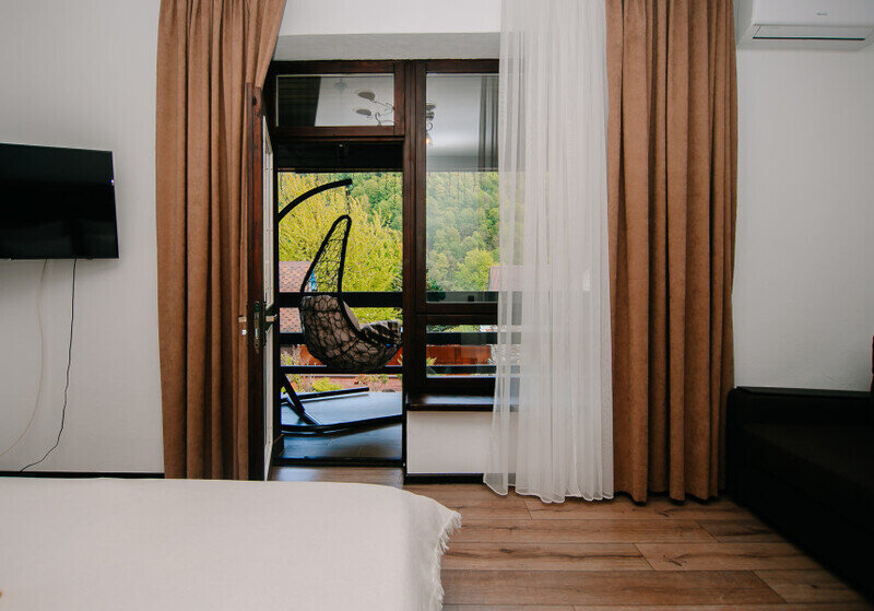 Улучшенный 2-местный (с балконом, вид на горы)