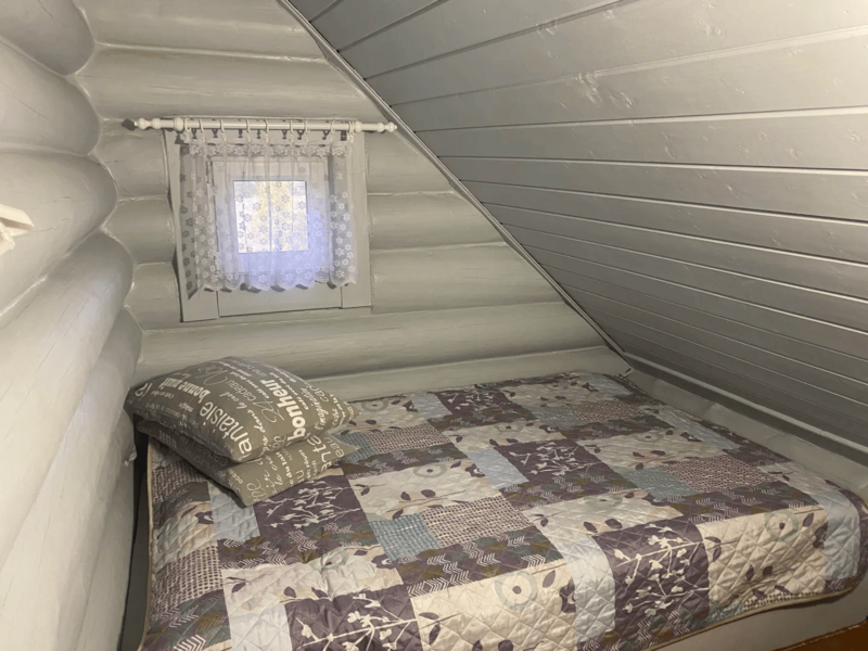 Коттедж 6-местный 3-комнатный (Изба Солнечная)