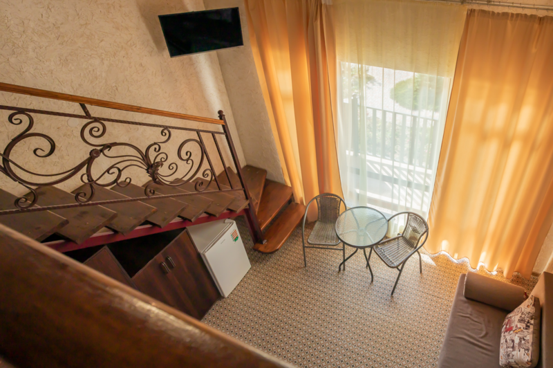 Студио 3-местный 2-уровневый