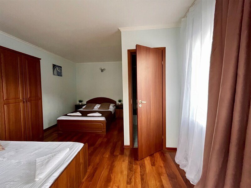 Стандартный 3-местный (с общим балконом)