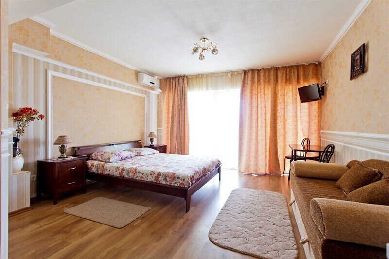 Полулюкс 3-местный 1-комнатный (с балконом)