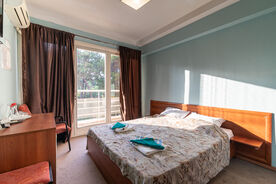 Стандартный 2-местный 2-й категории (без ремонта, балкон), Пансионат Пицунда ОП, Пицунда