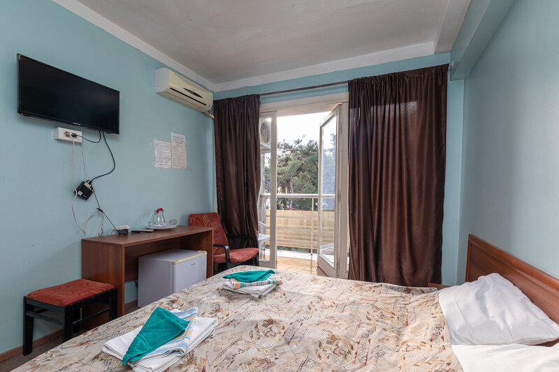 Стандартный 2-местный 2 категории (без ремонта, с балконом)