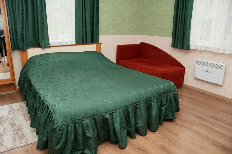 Дача №17 (комнаты 1, 4)