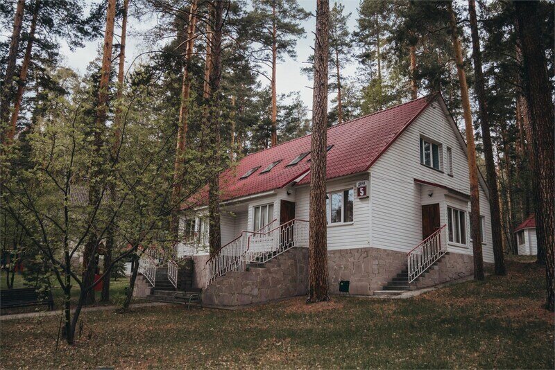 Дача №5 (комнаты 1, 2, 4, 5)