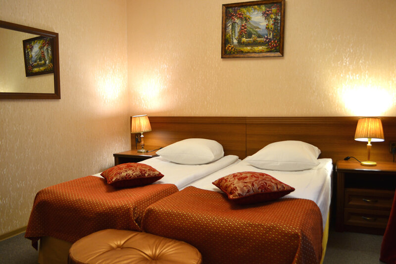 Джуниор Сюит+ 2-местный 2-комнатный (гостевой дом)