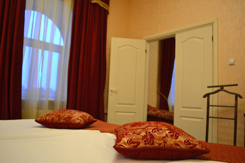 Джуниор Сюит+ 2-местный 2-комнатный (гостевой дом)