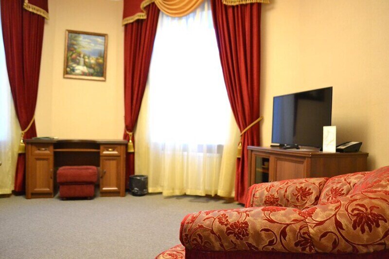 Люкс 2-местный 2-комнатный (гостевой дом)