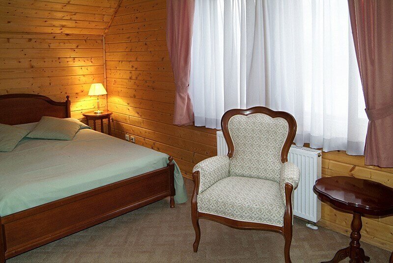 Коттедж 6-местный (с камином)