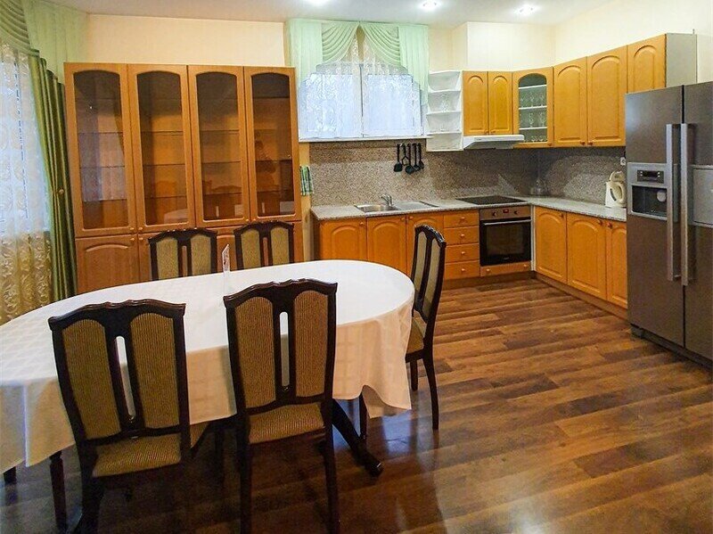 Коттедж 8-местный (с камином)