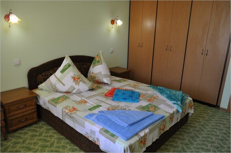 Стандартный 2-местный 2-комнатный (VIP-дворик)