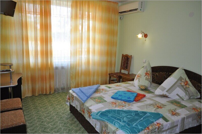 Стандартный 2-местный 2-комнатный (VIP-дворик)