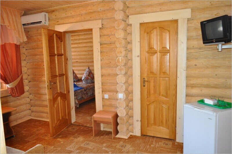 Стандартный 2-местный 2-комнатный (деревянный коттедж)