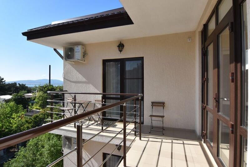 Стандартный 3-местный (с балконом)