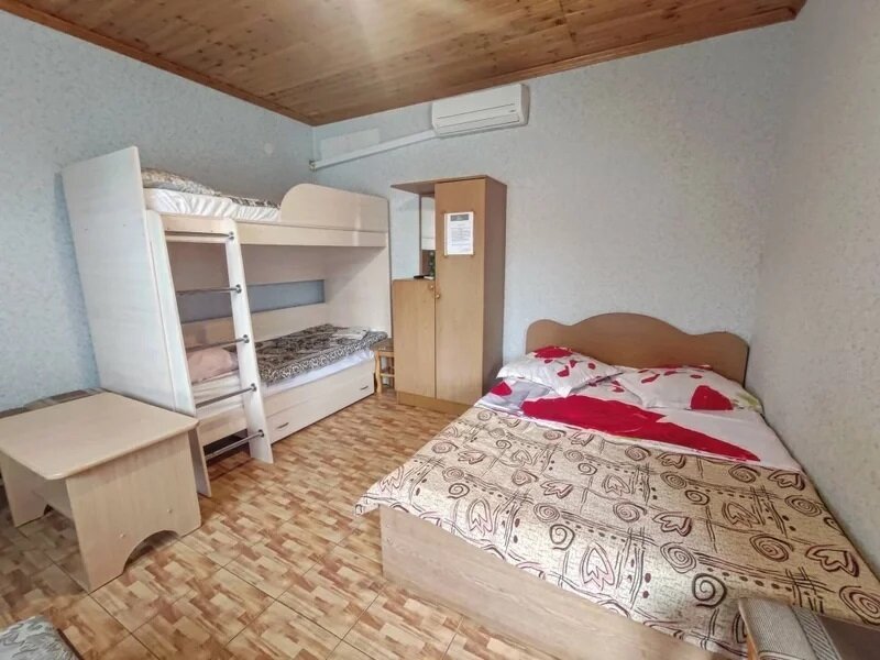 Стандартный 4-местный 1-комнатный