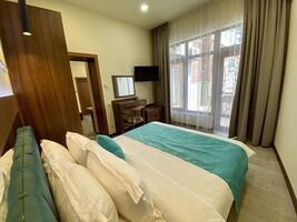 Студия 2-местный 2-комнатный "Делюкс" корпус В (быв. "Студия В"), Гостевой дом Гранатовое поместье, Алушта