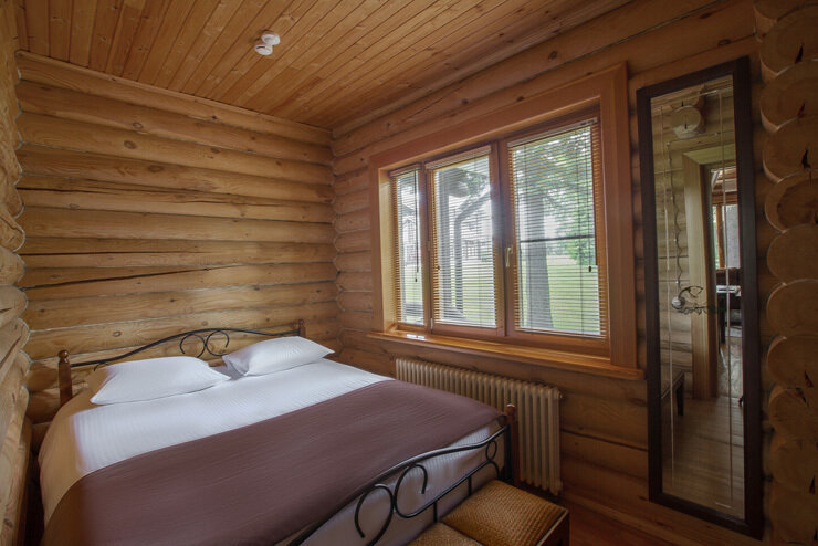 Шале 4-местный 2-комнатный (с купелью)