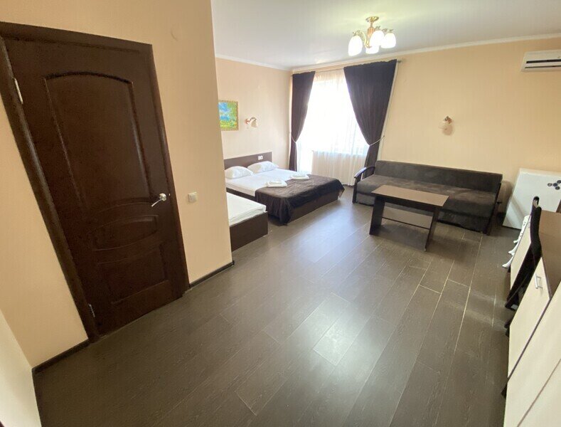 Полулюкс 3-местный (с балконом)