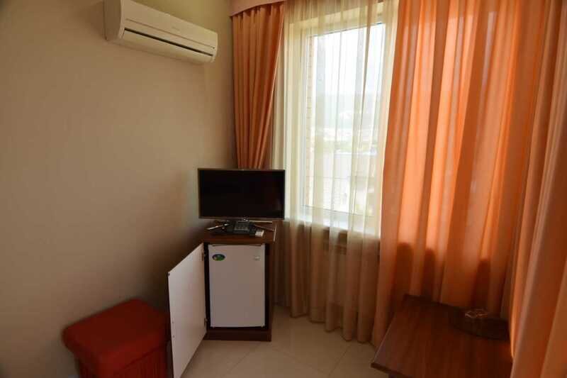 Полулюкс 2-местный 1-комнатный (с балконом)