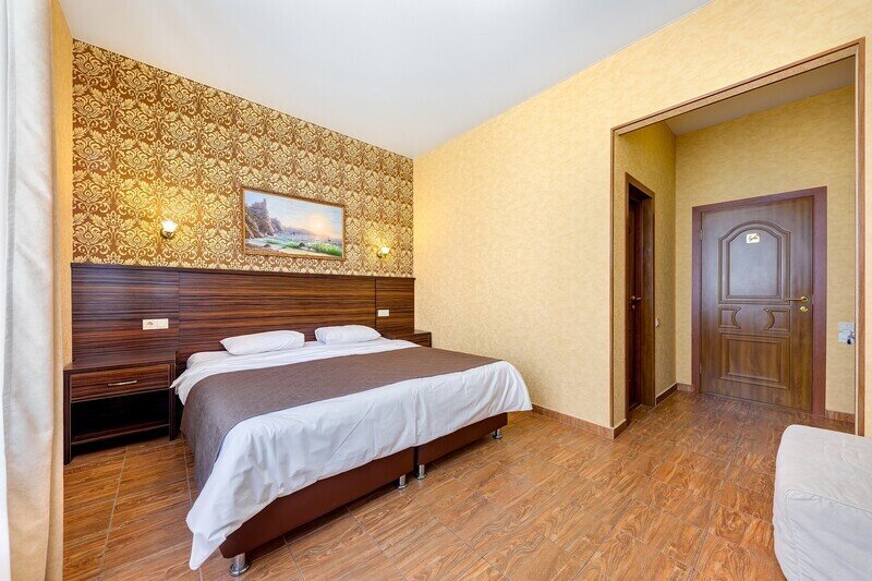 Стандартный 3-местный 1-комнатный (с балконом)