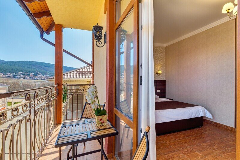 Стандартный 3-местный 1-комнатный (с балконом)