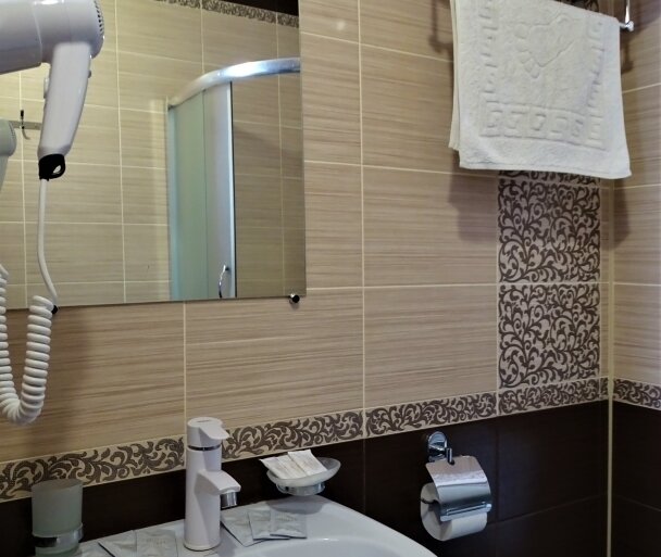 Комфорт 3-местный 2-комнатный (вид на море, основной корпус)