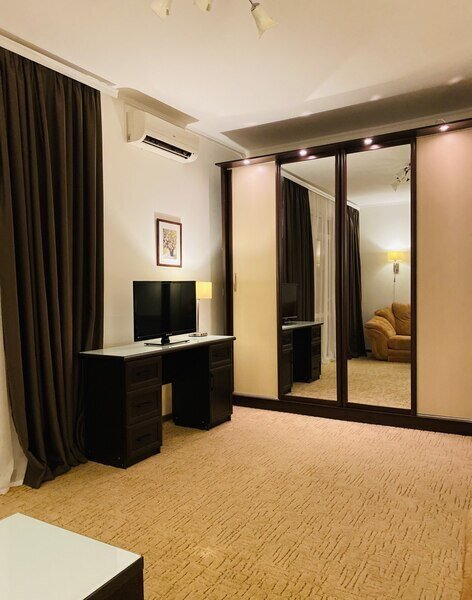 Люкс 4-местный 2-комнатный (2 спальни)