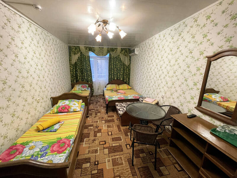 Комфорт Семейный 4-местный (с балконом)