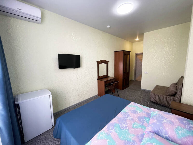 Люкс 3-местный (с балконом)