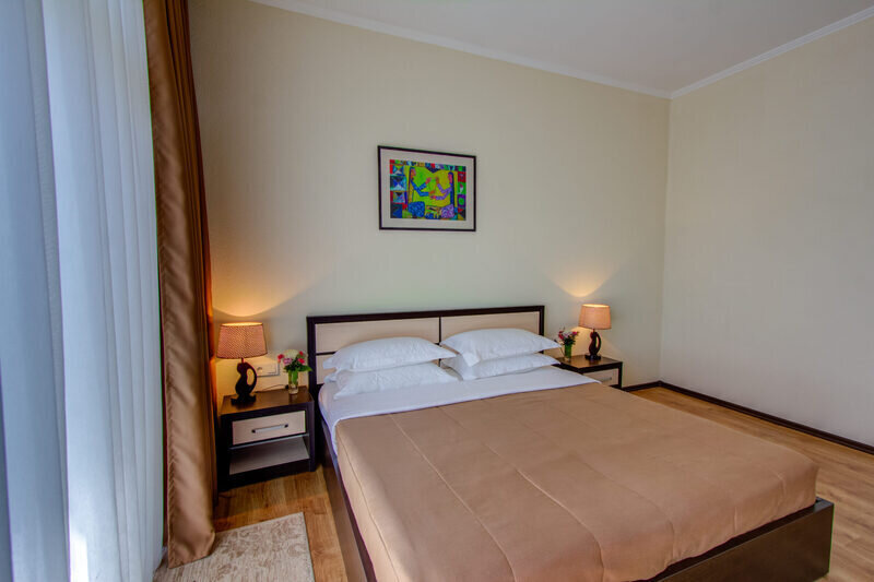 Люкс 4-местный 3-комнатный (Семейный)