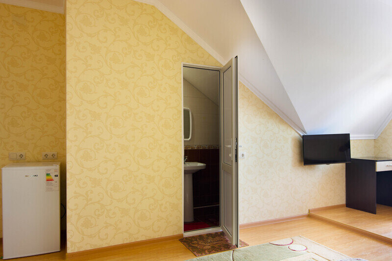 Стандартный 4-местный (с балконом)