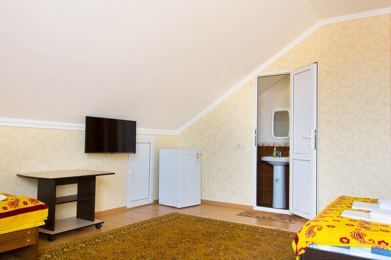 Стандартный 4-местный (с балконом)