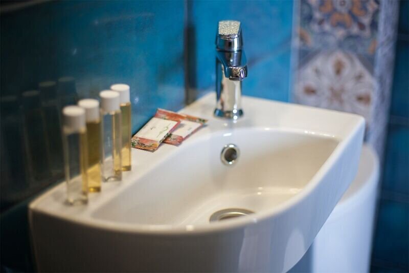 Семейный 4-местный (Полулюкс с видом на сад)