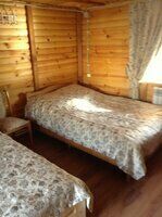 Трехместный номер с удобствами, База отдыха Речной бриз, Архыз