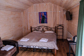 Четырёхместный коттедж c 1 комнатой, База отдыха Aishah house, Архыз