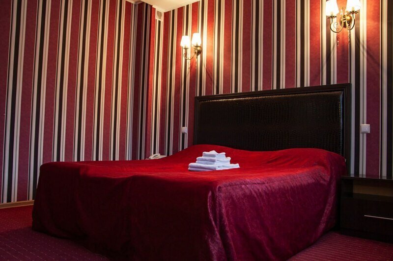 Люкс 2-местный Бордовый